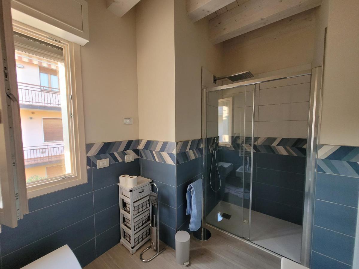Garda View - Nuovo Appartamento Con Solarium Vista Lago Экстерьер фото
